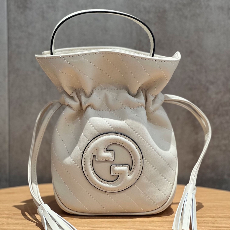 G*u*i bucket bags